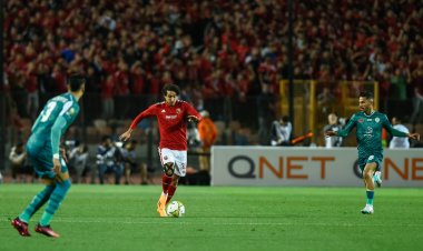 الشوط الأول.. الأهلي يتقدم على الرجاء بهدف نظيف