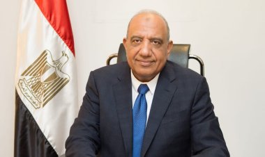 وزير قطاع الأعمال العام يتلقى تقريرًا حول أداء قطاع الصناعات المعدنية