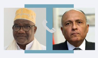 أحداث السودان تصدرت الحديث.. وزير الخارجية يتلقى اتصالاً هاتفياً من نظيره القمري