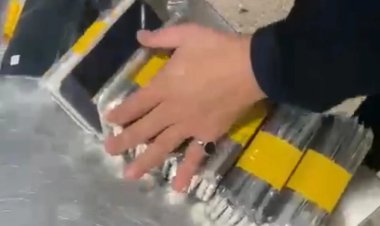 ضبط 51 آيفون مهربة مع فرد طاقم طائرة بمطار القاهرة