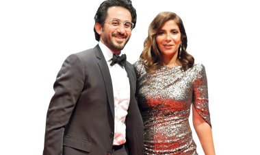 بعد أن شكرت صناع «تحت الوصاية».. أحمد حلمي لـ منى زكي: «مفيش شكر ليا؟»