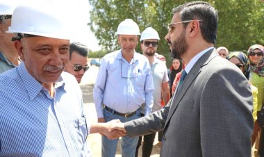 وزير التعليم يضع حجر الأساس لمشروع مبنى كلية اقتصاديات الأعمال في جامعة النهرين