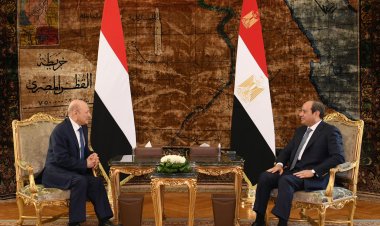 الرئيس السيسي يستقبل رئيس مجلس القيادة الرئاسي بالجمهورية اليمنية