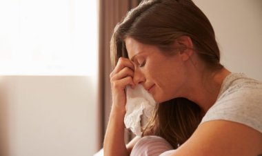 تفسير حلم البكاء بسبب شخص