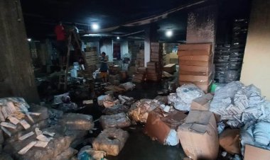 السيطرة على حريق داخل مصنع ورق بحدائق الأهرام