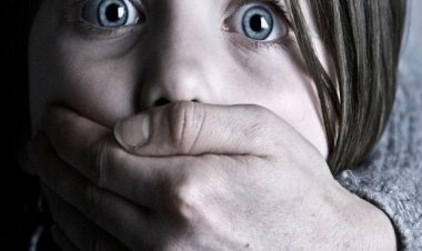 سائق يحرر محضرًا ضد زوجته بتهمة ختان طفلته دون علمه في قنا