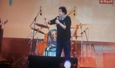 محمد منير: فخور بغنائي في سيناء.. والنوبيين جننوا اليهود والإسرائيليين