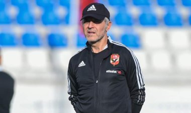 «كولر» يحاضر لاعبي الأهلي بالفيديو.. وبرنامج غذائي محدد قبل لقاء الرجاء