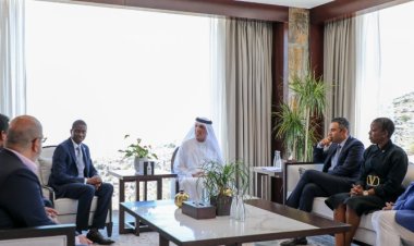 حاكم رأس الخيمة يستقبل رئيس وزراء غرينادا