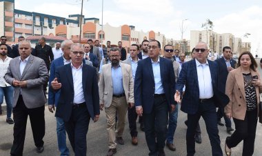 رئيس الوزراء يتفقد عددًا من المشروعات في مدينة العبور الجديدة