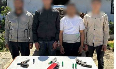 القبض على عصابة بالتجمع الأول وبحوزتهم أسلحة بعد سرقتهم مواد بناء