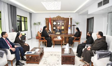 محافظ قنا يستقبل وفد من إيبارشية الأقباط الكاثوليك للتهنئة بعيد الفطر المبارك