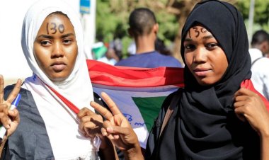 «بسبب الفوط الصحية».. خناقة نسوية جديدة بين السودانيات