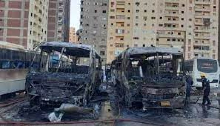 حريق يلتهم جراج أوتوبيسات خردة بمصر الجديدة