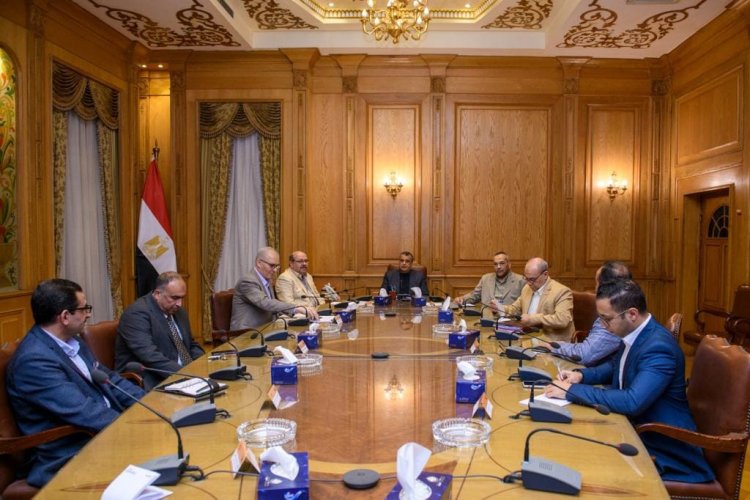 «وزير الدولة للإنتاج الحربي» يتابع مستجدات بعض البحوث التي تنفذها الشركات التابعة