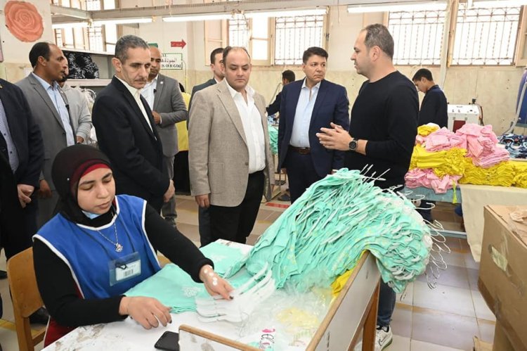 وزير التجارة ومحافظ الغربية يتفقدان مجمع الصناعات النسيجية والمنطقة الصناعية القديمة بالمحلة الكبرى