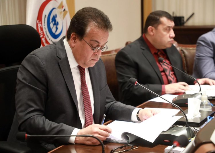 وزير الصحة يوجه برفع كفاءة مقرات الإقامة الخاصة بالفرق الطبية في المحافظات