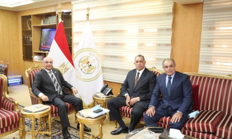 نقيب المحامين يتقلى خطابا من وزارة العدل بشأن نتائج دراسة الطلبات المقدمة منه