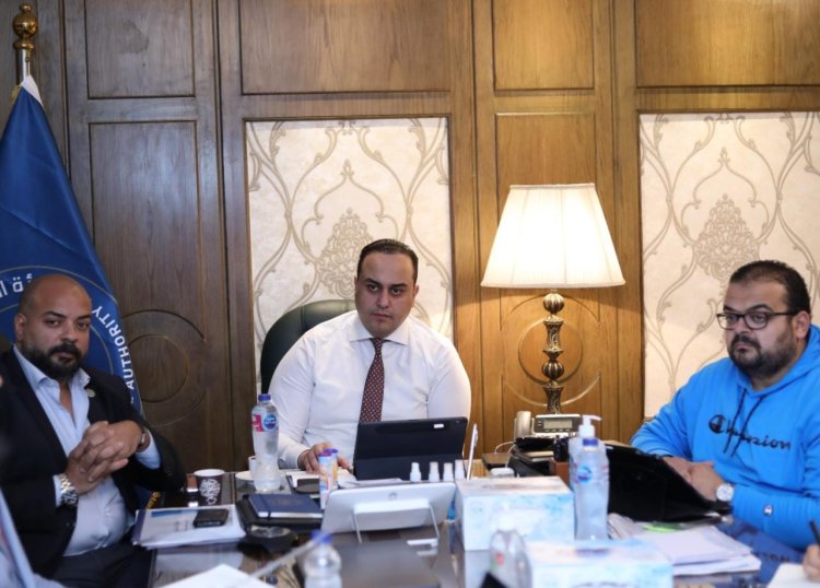 رئيس الرعاية الصحية يبحث إدارة دورة الدواء باستخدام الروبوتات الذكية