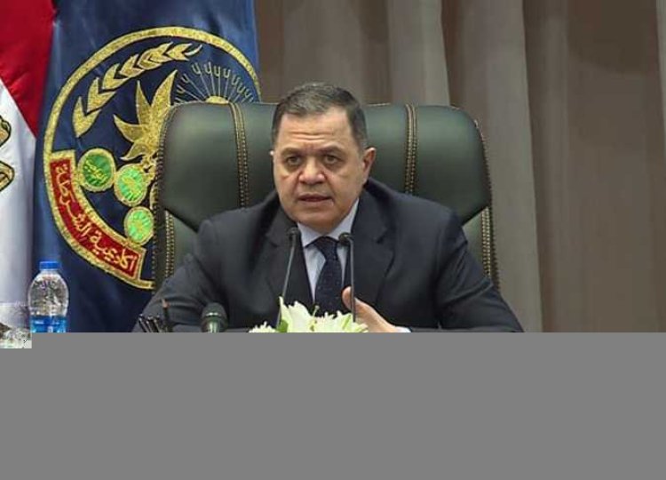 وزير الداخلية يهنئ الرئيس السيسي بمناسبة ذكرى تحرير سيناء