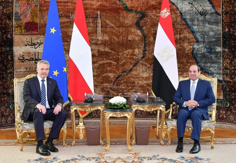 الرئيس السيسي يستقبل مستشار النمسا بقصر الاتحادية
