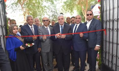 أيمن عاشور ورئيس جامعة أسيوط يفتتحان المحلب الآلي بمزرعة الإنتاج الحيواني بكلية الزراعة