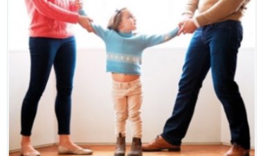 11 خطوة  قانونية تنظم حق المرأة المطلقة فى حضانة الصغار