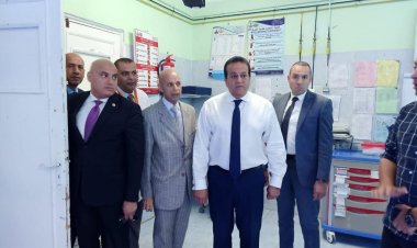 وزير الصحة يشيد بالخدمات فى مستشفى الصالحية ويوجه بصرف مكافأة للعاملين