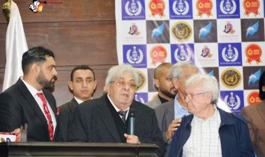 فاروق فلوكس ومجد القاسم يحصلان على الدكتوراه الفخرية من كلية لندن (صور)