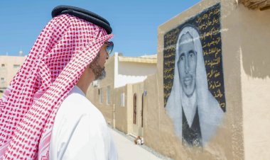 عمار النعيمي يعتمد مشروع «إرث عجمان» .. ويطلق اسم الشاعر راشد الخضر على شارع بالمنطقة التراثية