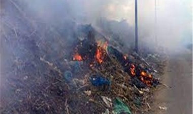 إخماد حريق شب بمخلفات بجوارالإدارة الزراعية  بالواحات البحرية في الجيزة