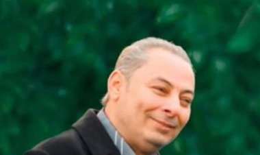 من هو الشاعر أيمن الطويل الذي توفي صباح اليوم الخميس؟