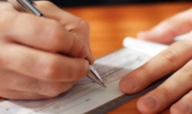 ضبط شخصين لقيامهما بإحتجاز آخر وإكراهه على توقيع إيصالات أمانة بالمعصرة