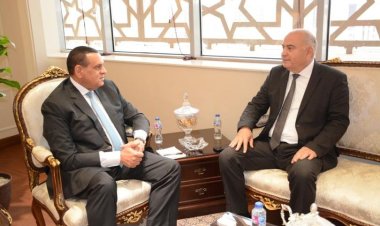 وزير التنمية المحلية يتابع مع محافظ قنا مشروعات «حياة كريمة»