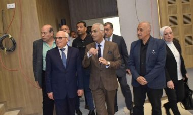 محافظ بورسعيد ورئيس الجامعة يلتقيان طلاب كلية الطب بجامعة شرق بورسعيد الأهلية