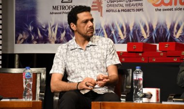 بالصور.. حمزة العيلى يفاجئ جمهور الكاثوليكى للسينما بحضوره ندوة "الباب الأخضر"