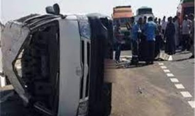 بالأسماء.. مصرع شاب وإصابة 3 آخرين إثر انقلاب ميكروباص في قنا 