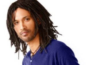 شاندو يروي قصة حبه للون الأصفر: ليس مرتبط بالغيرة| فيديو