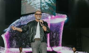 ليلة استثنائية.. عمرو دياب يشعل أجواء حفل القاهرة الجديدة