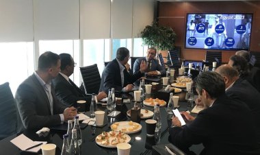 وزير قطاع الأعمال يبحث مع «هندوجا» الهندية سبل التعاون في صناعة المركبات الكهربائية 