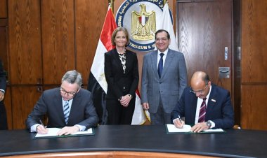 وزير البترول يشهد توقيع اتفاقية تطوير إنتاج الميثانول الأخضر مع سفيرة النرويج بالقاهرة
