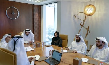 أحمد بن محمد يلتقي أعضاء اللجنة العليا للتنمية وشؤون المواطنين بدبي
