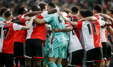 فاينورد يحرز لقب الدوري الهولندي