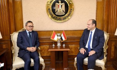 وزير الصناعة: توقيع اتفاق لإنشاء لجنة تجارية مشتركة تحت مظلة لجنة التعاون التجاري والاقتصادي بين البلدين
