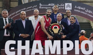 الخطيب يهنئ لاعبي السلة وجهازهم الفني ببطولة دوري السوبر