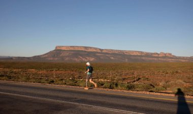 توازي 360 ماراثونًا.. بريطاني سيقطع القارة الأفريقية بالطول جريًا في 240 يوما فقط