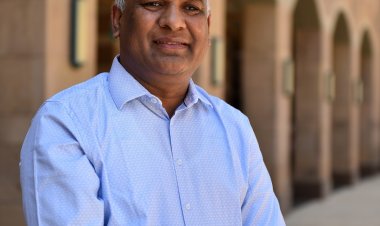 حصول الدكتور شاه بويان أستاذ السياسات بالجامعة الأمريكية على جائزة “التحول والاقتصادات النامية”