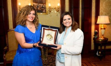 وزيرة الهجرة تلتقي الدكتورة مارينا نخلة صاحبة الإنجازات الفريدة في مجال أصحاب القدرات الخاصة