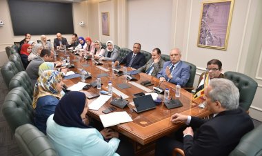 وزير القوى العاملة يباشر مهام عمله بمقر «العاصمة الإدارية»