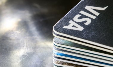 السلطات العراقية تحبط عملية تهريب أموال عبر بطاقات «فيزا»